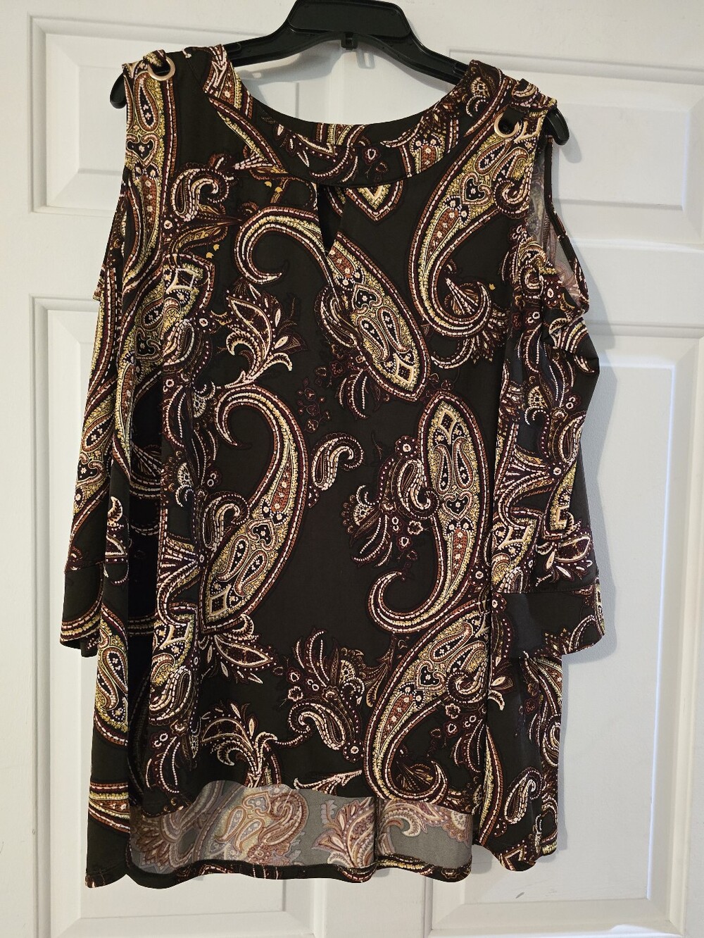 Cold-Shoulder Paisley Blouse in Brown